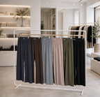 Atmungsaktive weite Hose mit geradem Bein