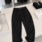 Atmungsaktive weite Hose mit geradem Bein