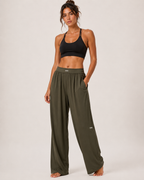 Atmungsaktive weite Hose mit geradem Bein