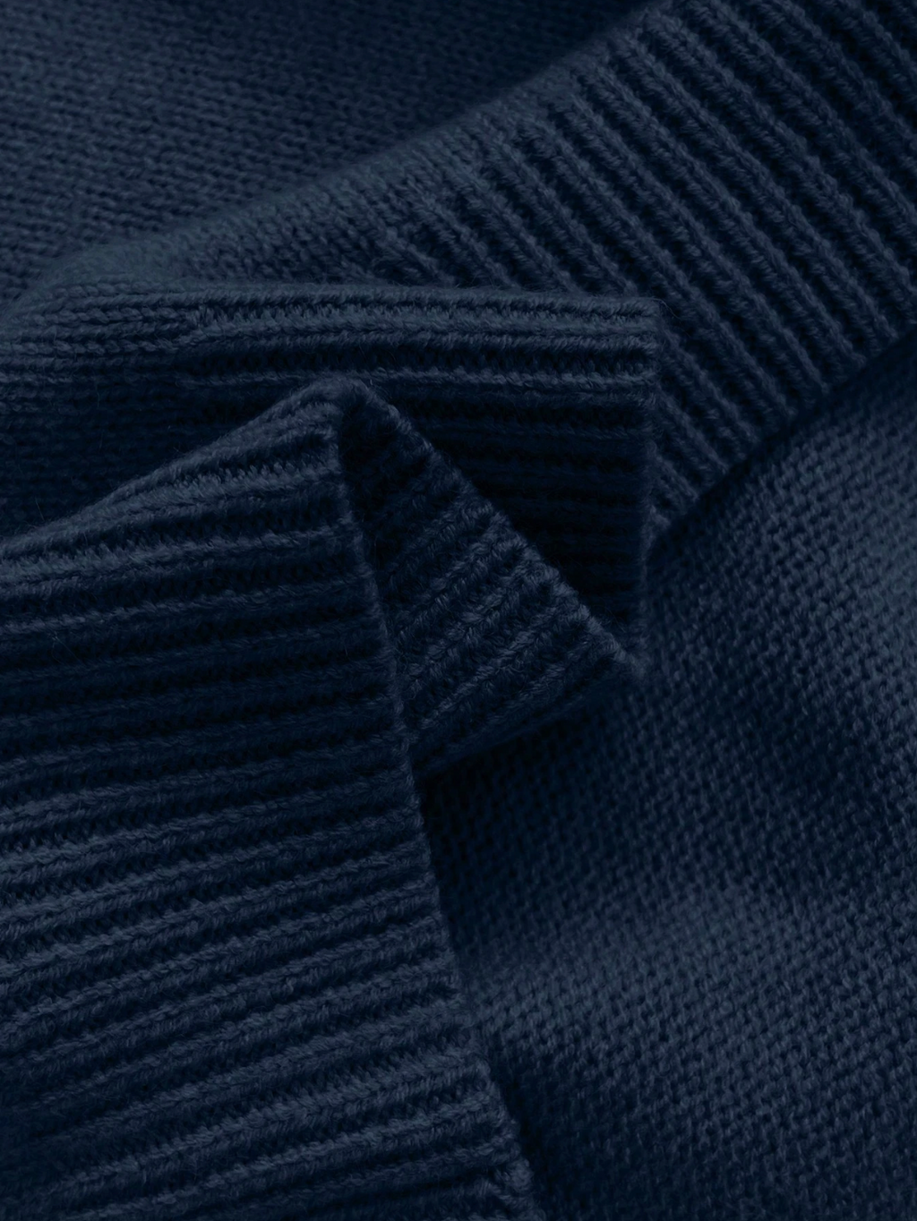 Klara | Eleganter Pullover mit Spitzenausschnitt