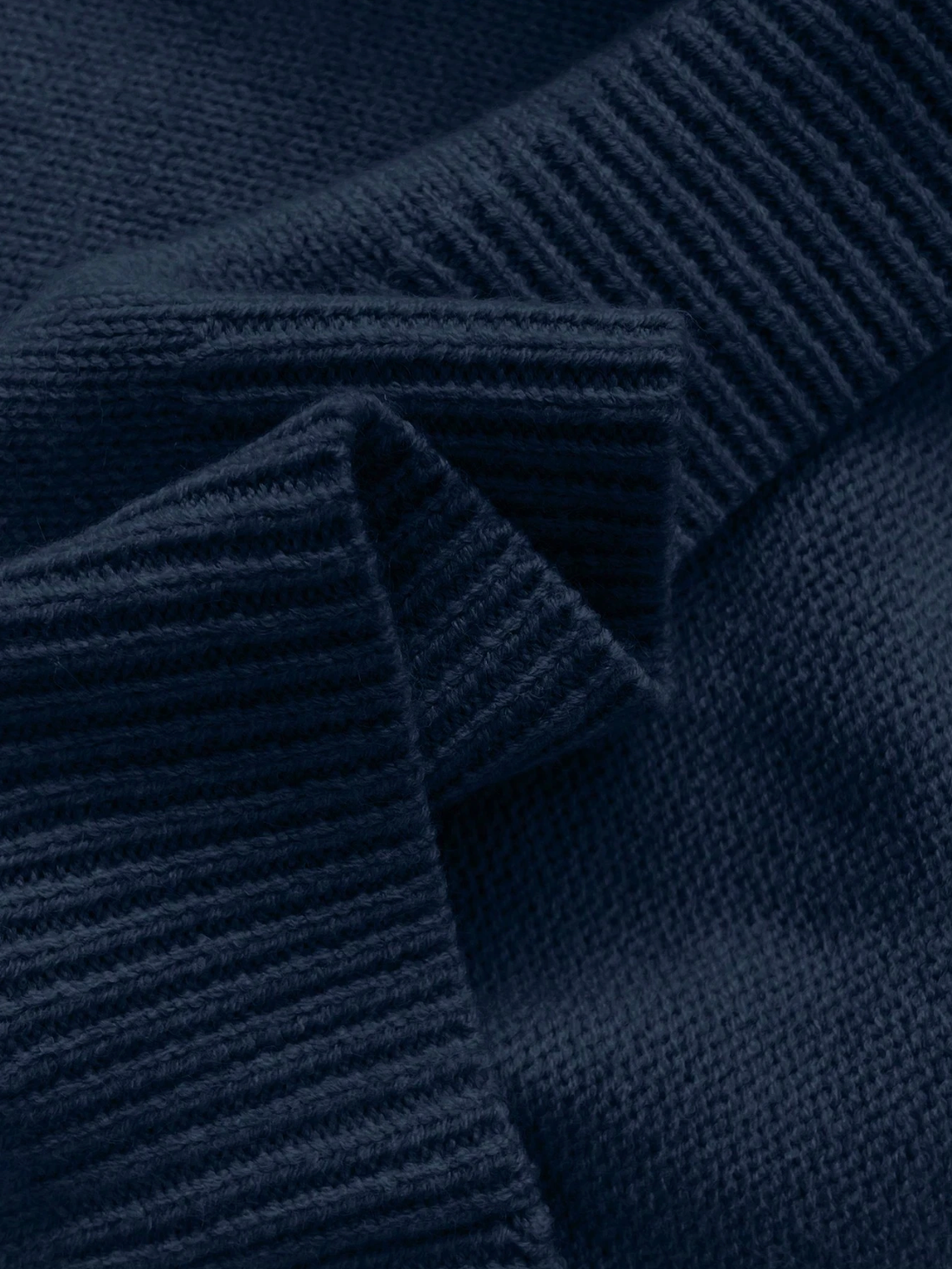 Klara | Eleganter Pullover mit Spitzenausschnitt